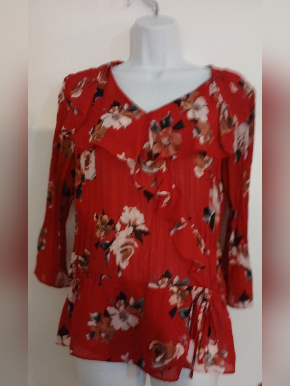 Pre-loved Women’s Red Floral V-Neck Ruffle Blouse.